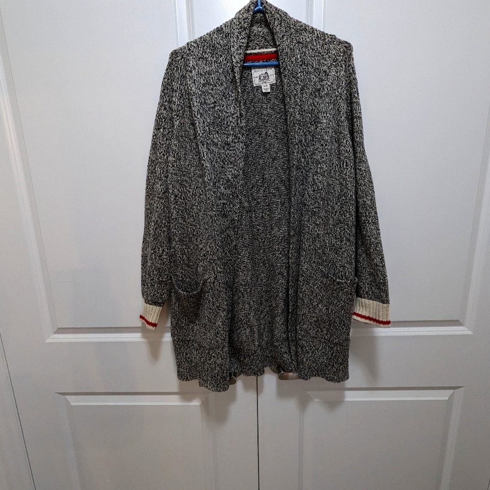Roots cabin sweater, medium.